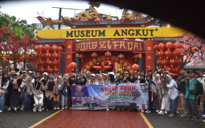 Menikmati Waktu di Malang, Siswa Kelas VIII MTsN 4 Bantul Kunjungi Museum Angkut
