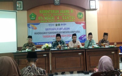 Kakan Kemenag Bantul,  Hadiri Uji Publik Kurikulum MTsN 4 Bantul