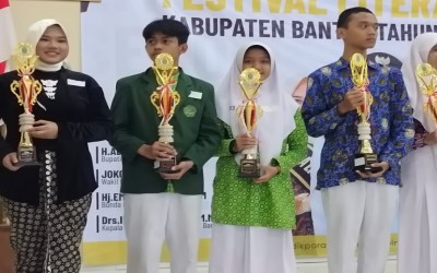 Siswi MTsN 4 Bantul (Kayla Alma) Raih Juara 3 Baca Puisi Tingkat Kabupaten Bantul